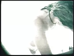 丰满的金发女友和她做爱