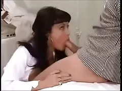 谦虚的穆斯林女孩想要欧洲公鸡